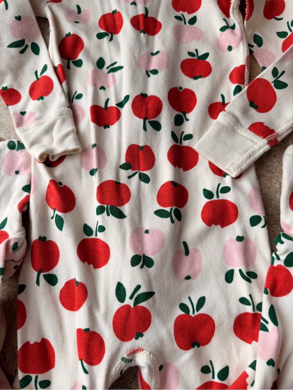 Hanna Andersson 3T Apple Print Organic Cotton Footed Sleeper Pajamas - Picture 6 of 6